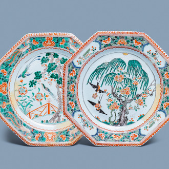 A pair of large Chinese octagonal famille verte dishes, Kangxi